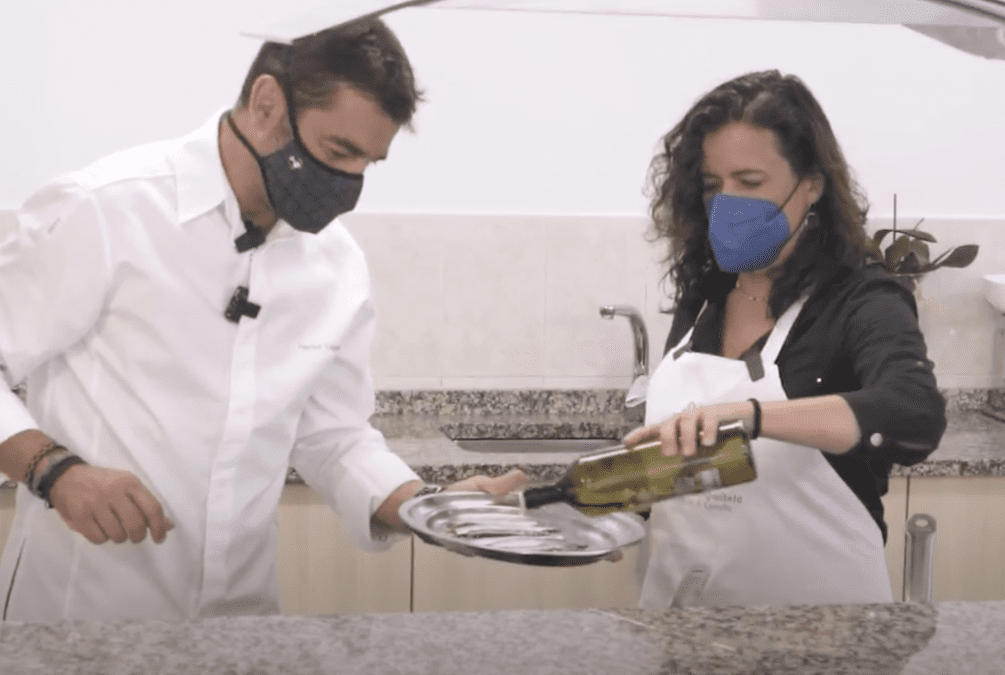«Aprende a cociñar na Coruña» en colaboración con Cáritas – Capítulo 21: Héctor López e Carmina Escrigas