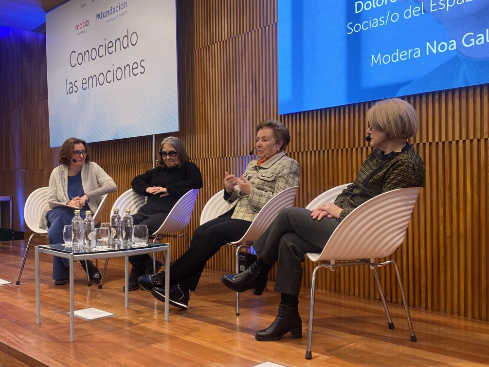 Mesa redonda «Redescubriendo la gestión emocional en la madurez. Las voces de las personas participantes»